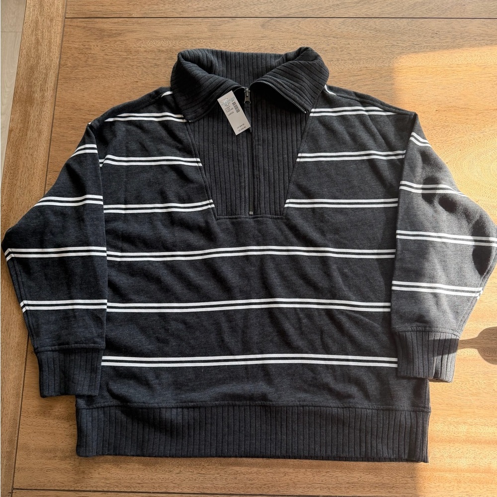 Maurices Long Sleeve Women's Size Large Pullover Black & White Striped w/ Zipper